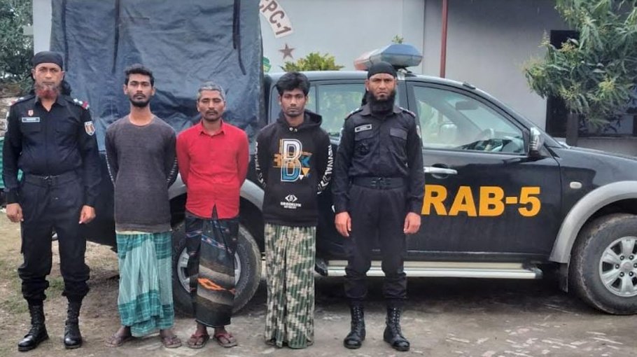 3 held for taking, selling drugs  