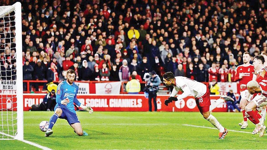 Casemiro goal sets up United, Liverpool quarters clash   