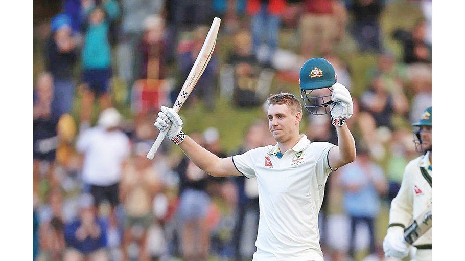 Green ton steers Aussies to 279-9