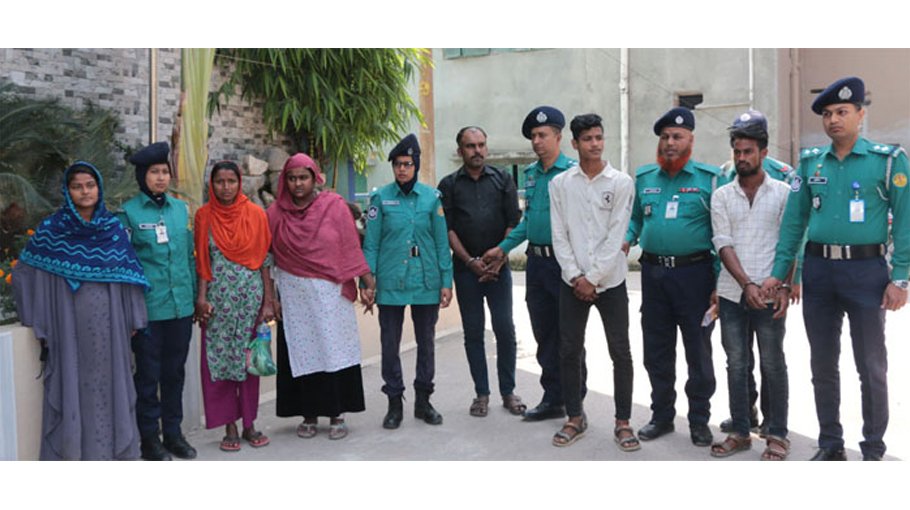 6 human traffickers  held, 2 girls rescued 