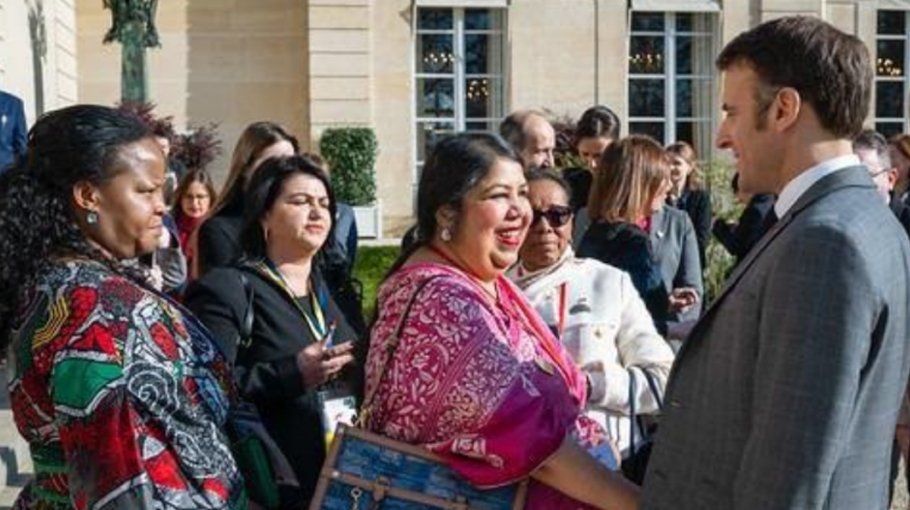 JS Speaker meets  French President in Paris