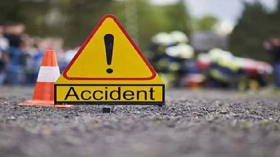 Minor child crushed to death by truck in Pabna