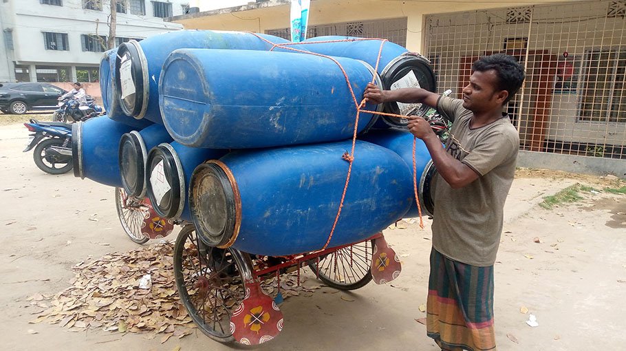 Jhenaidah farmers get seed preservation drums 