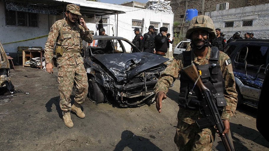 7 soldiers die in suicide bombing, shootout in Pakistan