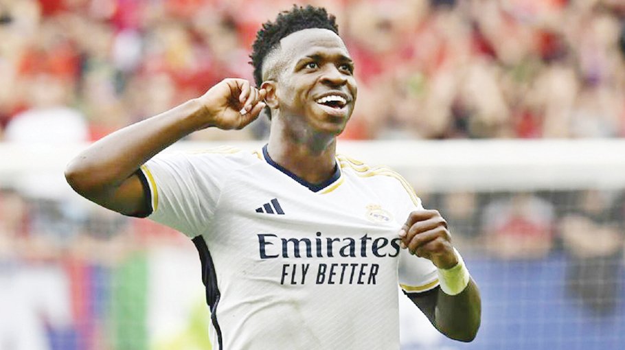 Vinicius scores twice in 4-2 win