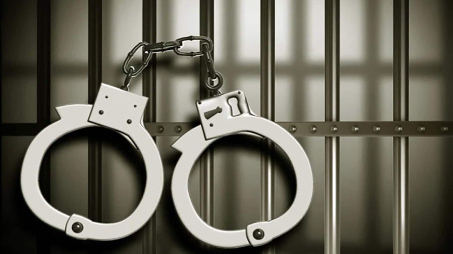 5 dacoits held in Ctg