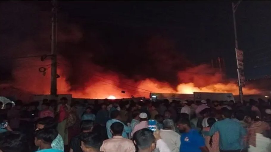 200 shops gutted by fire in Rupganj 