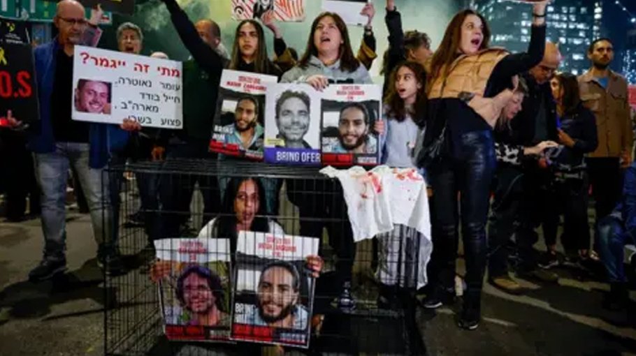Israeli hostages’ relatives arrested at protest as Gaza talks break down
