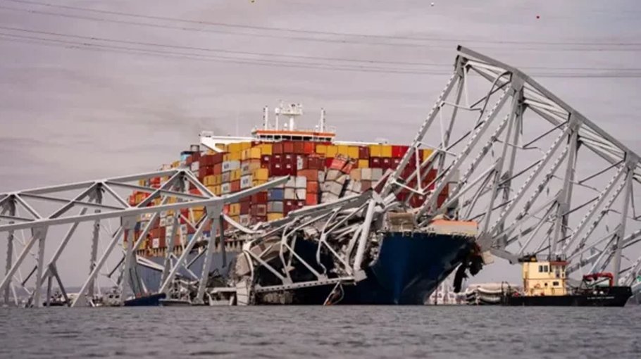 Divers find two bodies in submerged truck