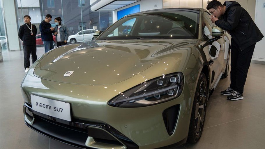 Chinese smartphone giant Xiaomi  taking on Tesla