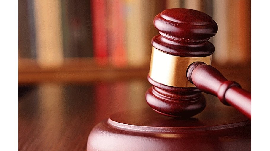 2 get­ life in drug cases