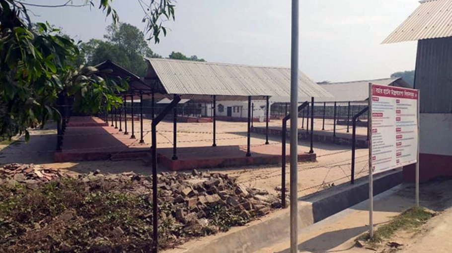 Traders suffer as Kasba border haat remains closed for 4 yrs ­