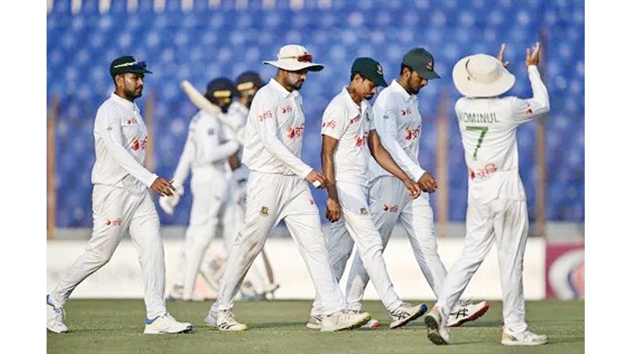 SL batters pile on runs