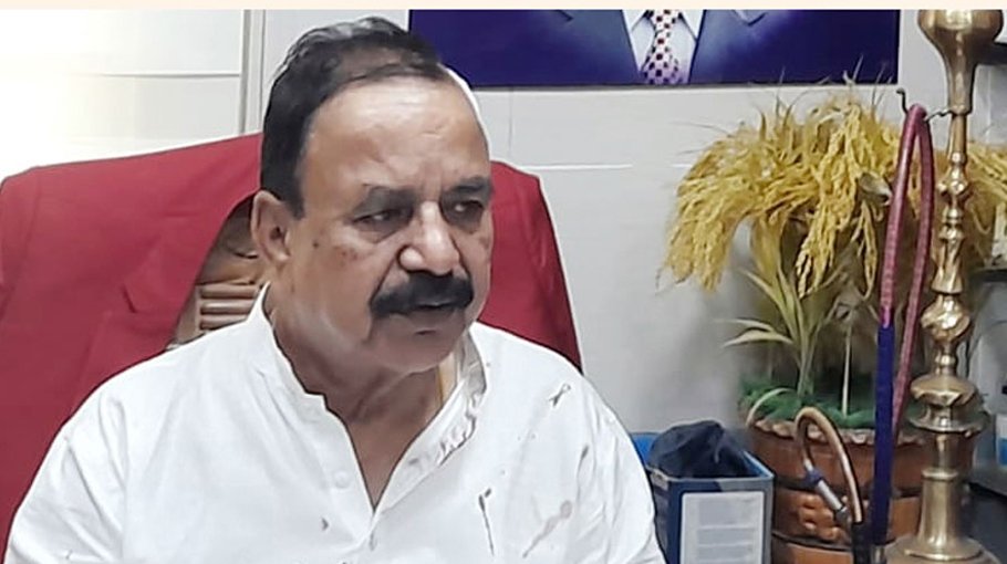 No problem with student politics, concern is   control of one student body: Gayeshwar