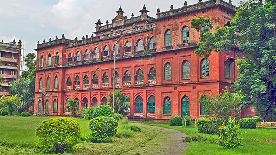 DU announces eligible subjects for first   year students