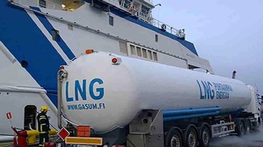Govt to procure 3 LNG cargoes  to increase gas supply
