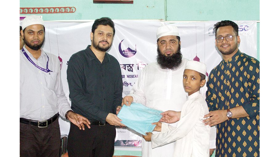 NSUSSC distributed Eid dresses to underprivileged children at Iftar party
