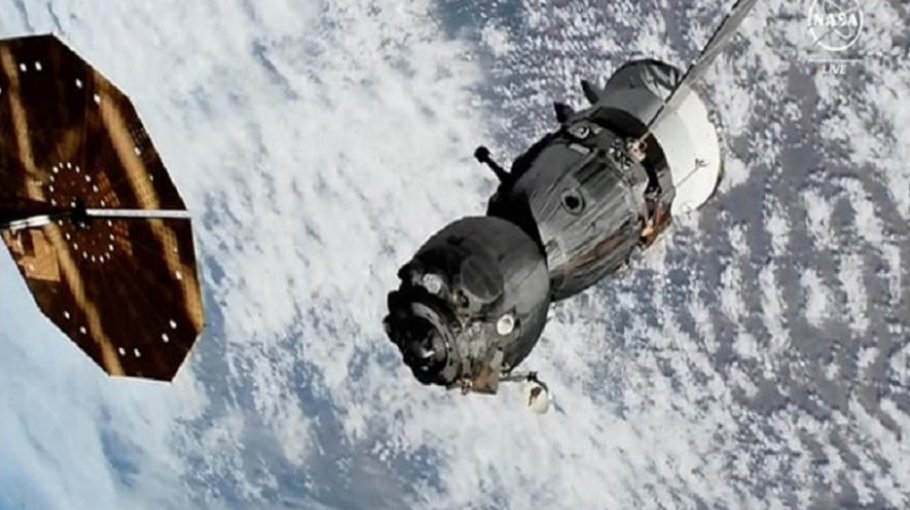 Russia spacecraft brings 3 cosmonauts back to Earth