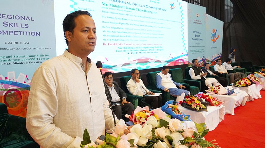 Youth should be equipped with technical knowledge 
