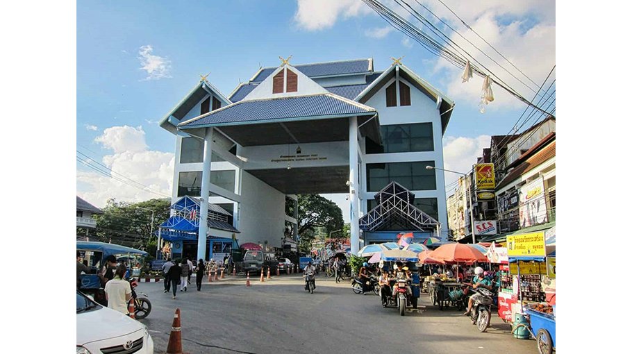 Rebels push over 600 junta personnel out of Myanmar-Thailand border town