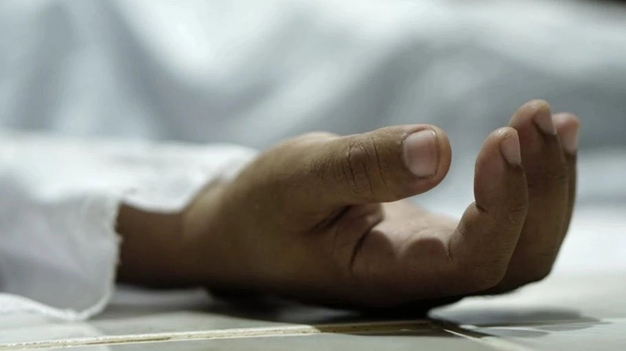 Youth dies being hit by train in Sirajganj