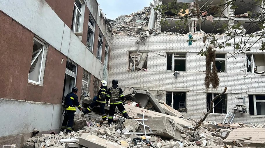 Russian missiless kill 11 in Ukraine as war approaches a critical stage 