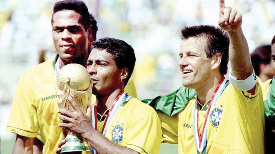 Romario to play alongside his son