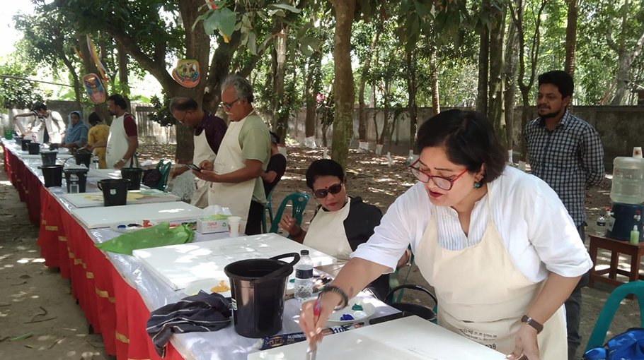 Art camp held in Narail