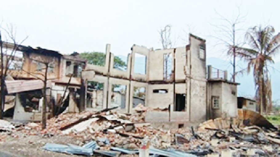 Myanmar junta burning, looting villages in Kalay Township