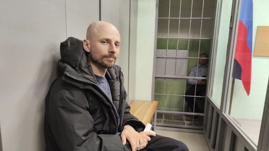 Russia arrests two more journalists