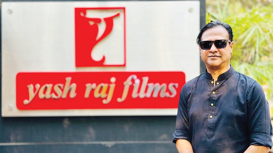 Asif Akbar’s debut in Bollywood