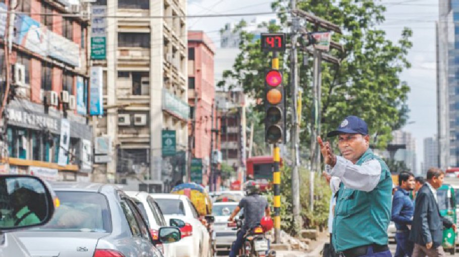 Traffic system digitised, signalling manual  Tk 200 crore goes down the drain! 