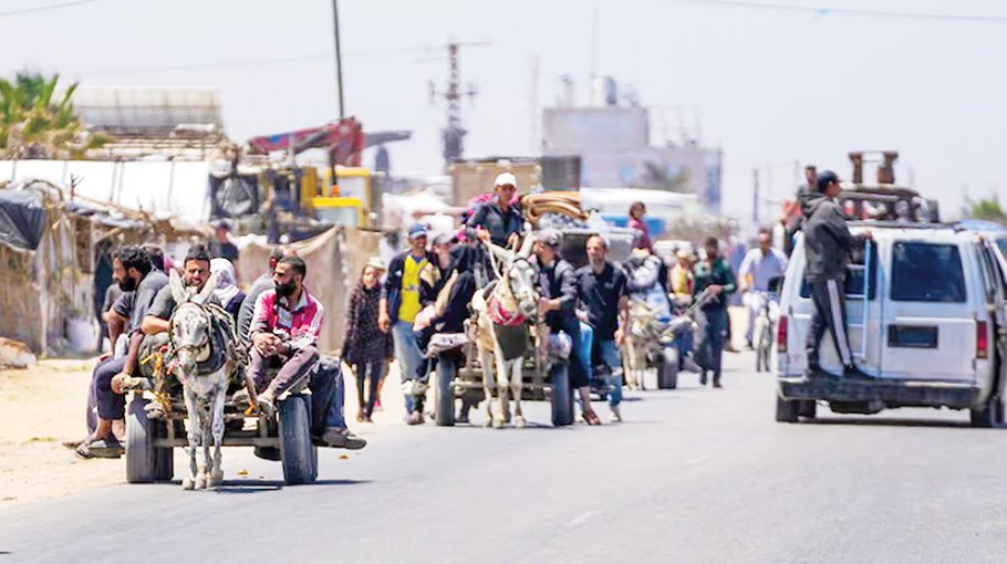 Over one lakh Palestinians flee as Israel heavily pounds Rafah
