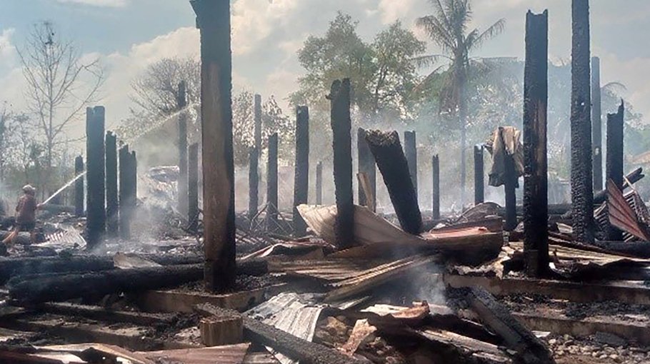 Myanmar Junta bombs magwe monastery, sets fire to village in Pale Township