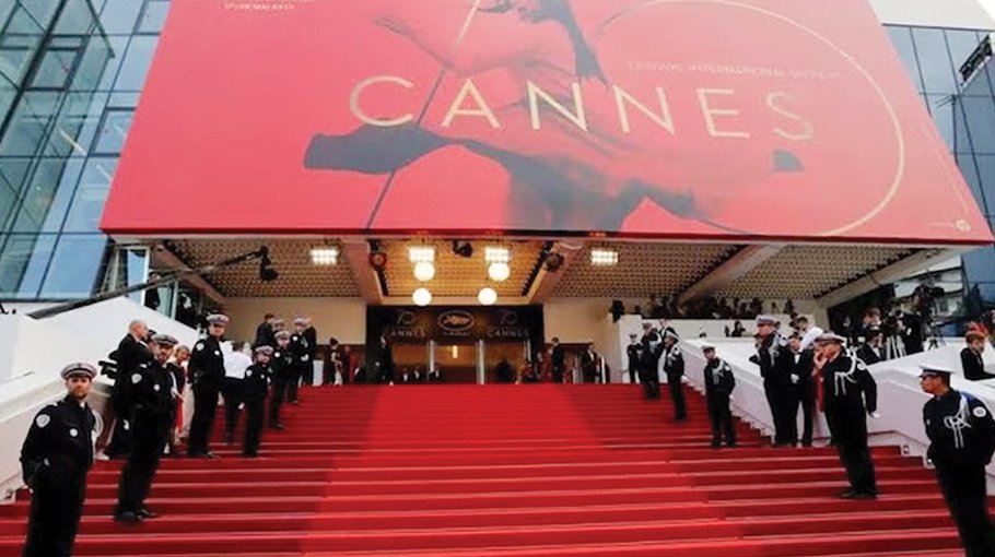 Stars and surprises light up the red carpet