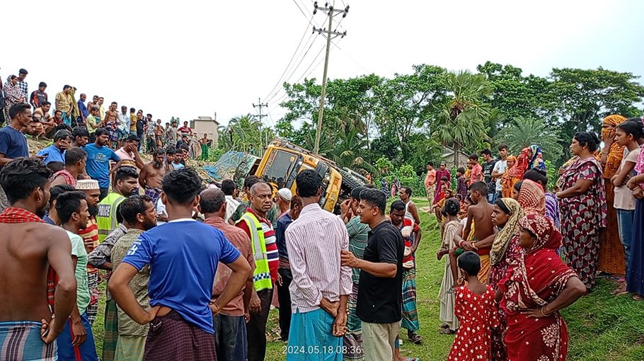 Two killed in Satkhira road accident
