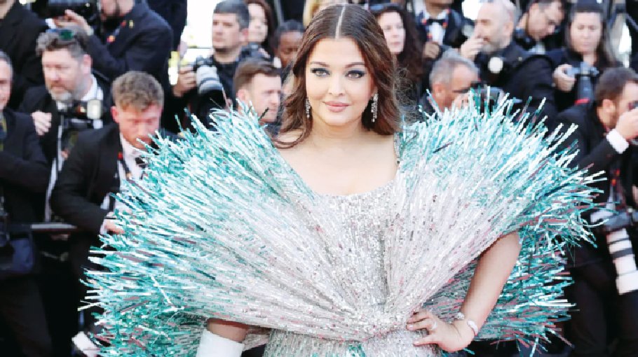 Aishwarya shines in electric blue dress at Cannes 2024