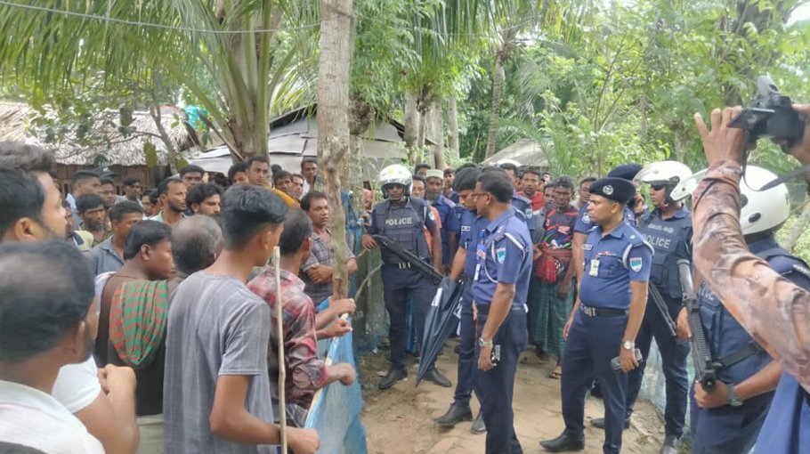 5 hurt, 20 houses vandalised in Satkhira