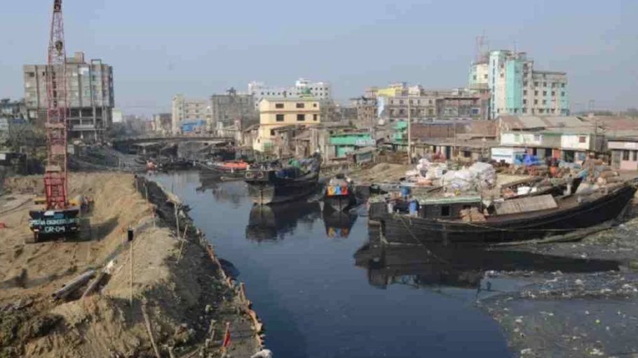Waterway workers suffer from intestinal diseases, skin infections  