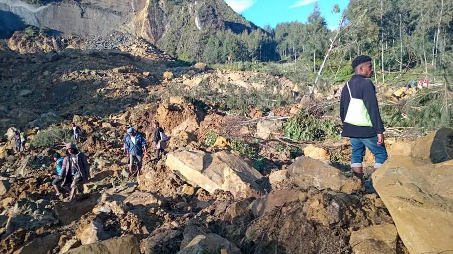 Massive landslide hits Papua New Guinea, many feared dead