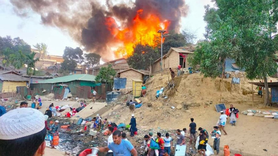 Over 500 shops, houses gutted by fire at Ukhiya Rohingya camp