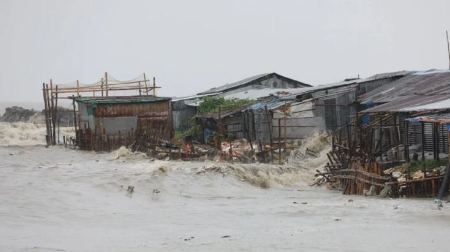 Death toll climbs to 16