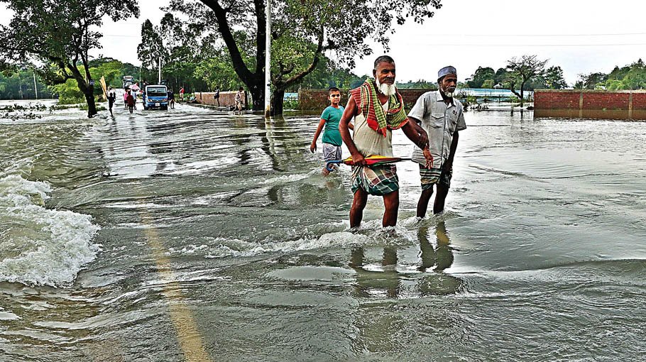 Over 5.5 lakh people marooned