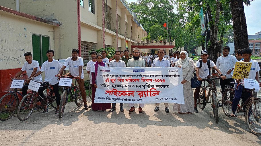 Bicycle rally held in Satkhira to create awareness on eco-protection