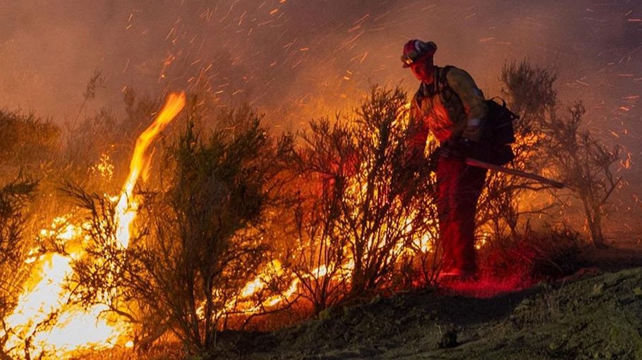 Villagers ‘scared to death’  by New Mexico wildfires