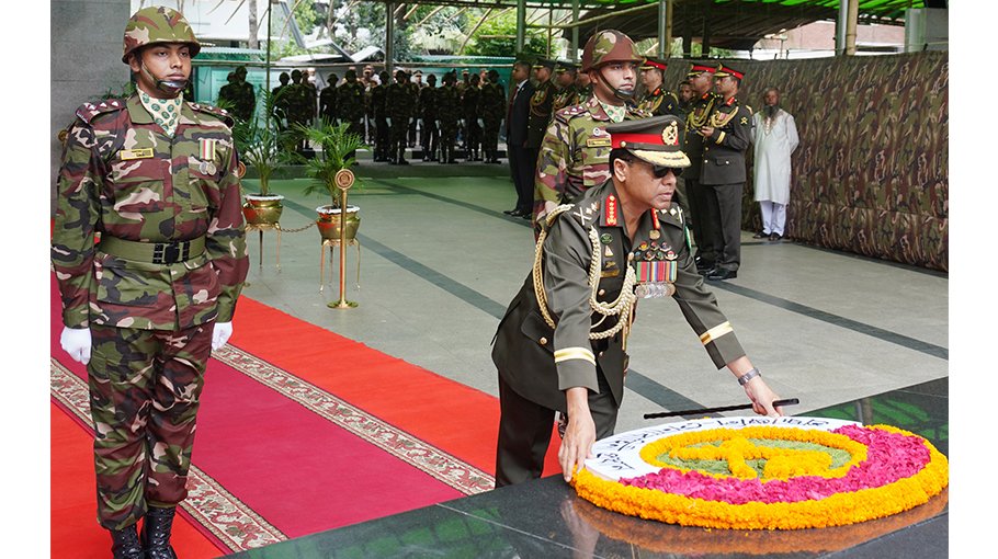 Army Chief pays tribute to Bangabandhu