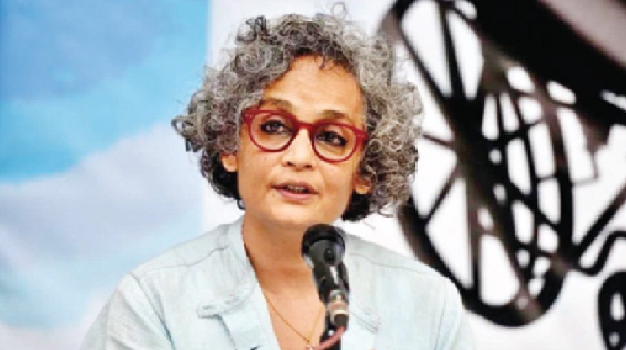 Arundhati Roy wins PEN Pinter Prize for ‘powerful voice’