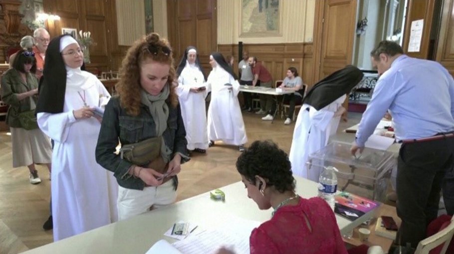 France begins voting in election that could hand power to far right