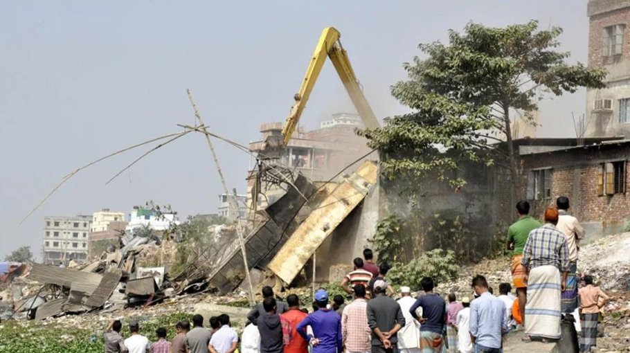 Demolation of illegal  structures on Buriganga demanded