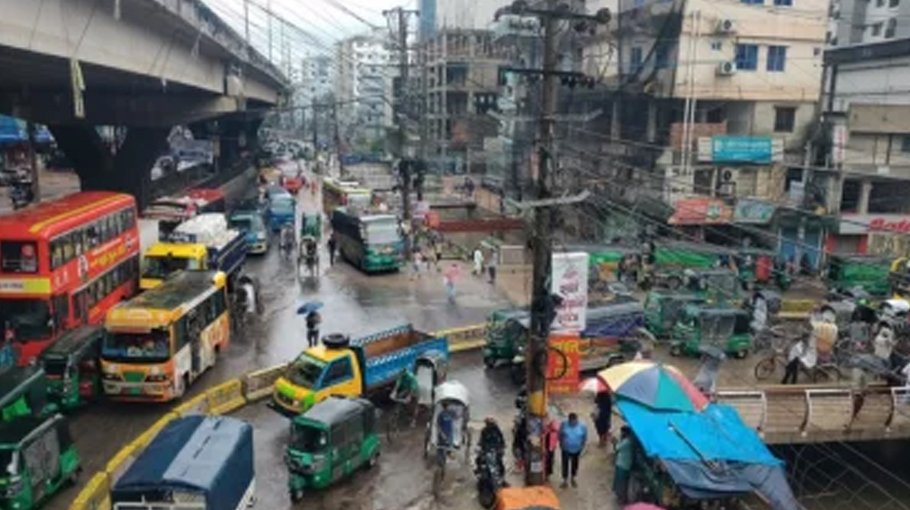 Rain disrupts life in Ctg
